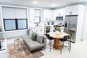 Bright 1BR Apartment • Free Parking • Near NYC