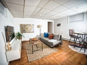 Cozy Apt With King Size Bed- Only 5 Miles to NYC