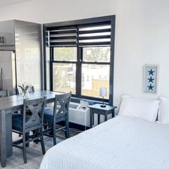 Stylish Studio Apt-Outside NYC