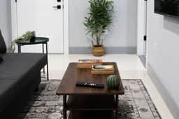 2 Bedroom Apt-City Adventure-Free Parking on Site - Image 3