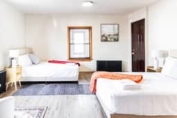 Charming 2BR Near NYC, MetLife & Hackensack Hosp. - Image 4