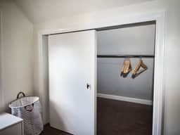 Comfy 3rd Floor Studio Near NYC - Image 3