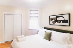 Cozy 1BR in WNY – Direct Bus to Times Square - Image 2