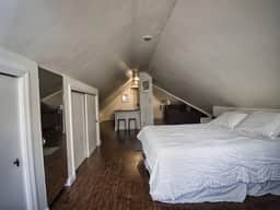 Comfy 3rd Floor Studio Near NYC - Image 4