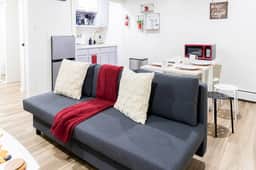 Cozy and convenient studio w/ 3 beds 10min frm NYC - Image 5