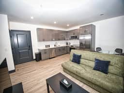 Free Indoor Parking| 20 Minutes to NYC| king bed - Image 5