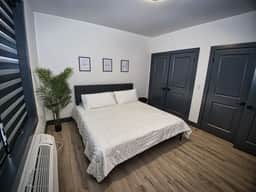 Free Indoor Parking| 20 Minutes to NYC| king bed - Image 2