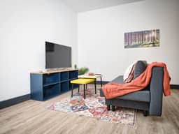 Great Location-20 Mins to NYC-Free Indoor Parking - Image 2