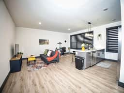 Great Location-20 Mins to NYC-Free Indoor Parking - Image 5