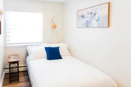 Spacious 2-Bedroom Apartment NYC-10 mins away - Image 5