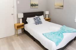Spacious 3 Bedroom | Steps to Bus to NYC + Views - Image 3