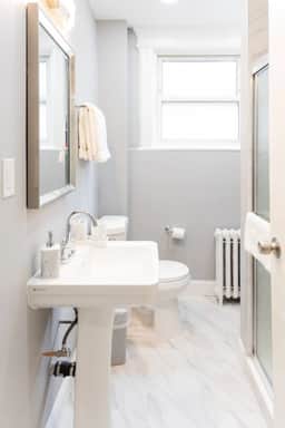 Spacious 3 Bedroom | Steps to Bus to NYC + Views - Image 5