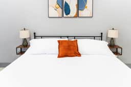 Stylish 2 BR w/ Free Indoor Parking-20 Min to NYC - Image 5