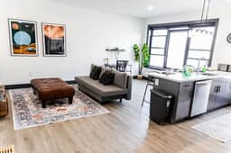 Unbeatable Location:25 min to Times Square+Parking - Image 2