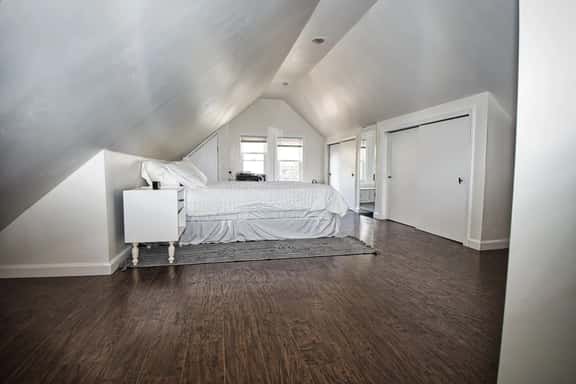 Comfy 3rd Floor Studio Near NYC - Image 1