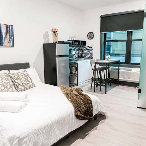 Discover NYC in stylish Studio-25 mins to NYC - Image 1