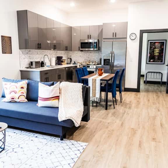 Two Bedrooms W/ Free Indoor Parking-25 Mins to NYC - Image 1