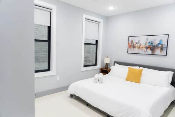Easy Access to Times Square w/ Free Indoor Parking - Image 4