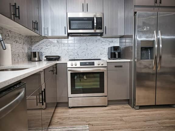 Excellent Location-20 Minutes to NYC-Free Parking - Image 5