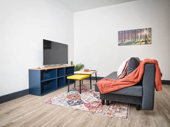 Great Location-20 Mins to NYC-Free Indoor Parking - Image 2