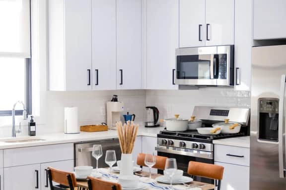 Modern 1BR w/ Indoor Parking • Quick Access to NYC - Image 4