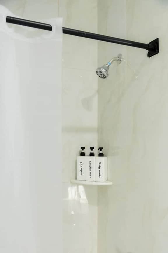 Modern 1BR w/ Indoor Parking • Quick Access to NYC - Image 2