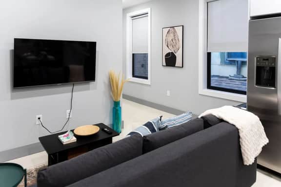 Modern 2BR • Quick NYC Access + Free Parking - Image 2
