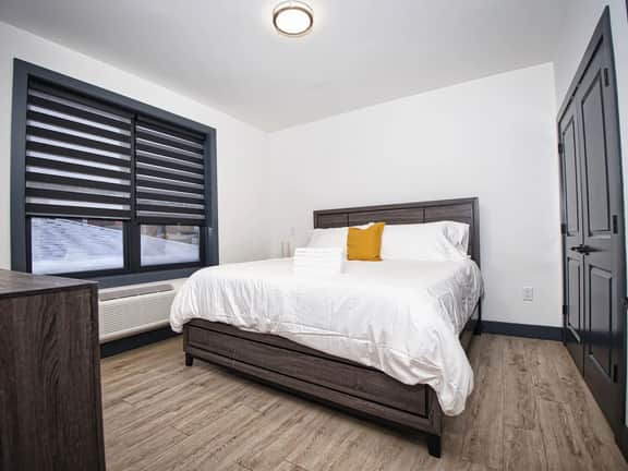 Prime Location|Free Parking|20 Min to Times Square - Image 2