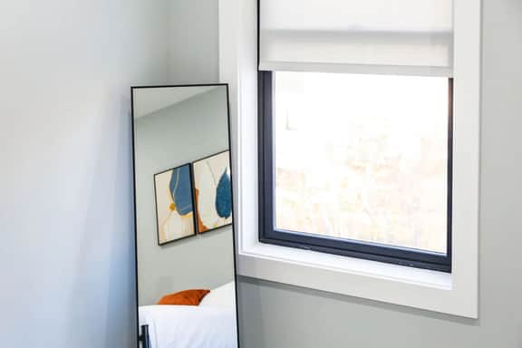 Stylish 2 BR w/ Free Indoor Parking-20 Min to NYC - Image 3