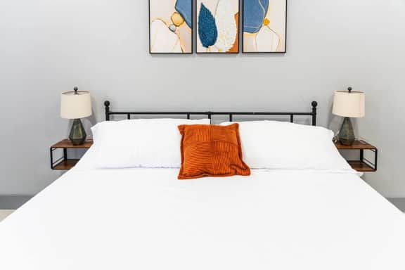 Stylish 2 BR w/ Free Indoor Parking-20 Min to NYC - Image 5
