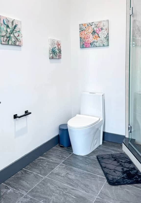 Stylish Studio Apt-Outside NYC - Image 5