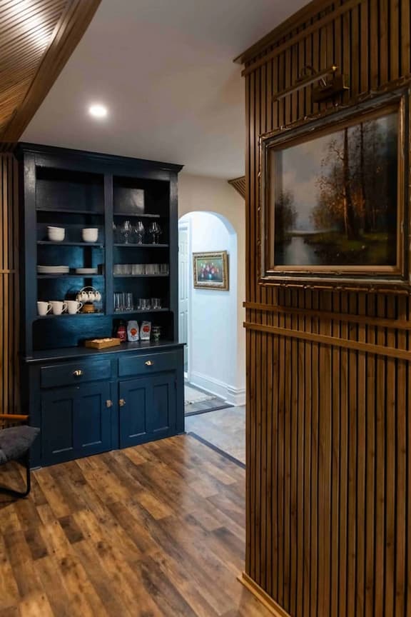 Bright, Cozy & Peaceful Two-Bedroom Getaway - Image 1