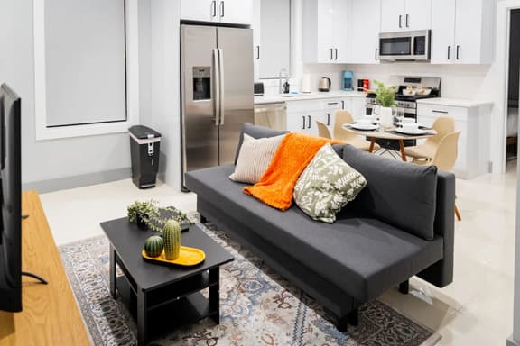 City Adventure-Quick NYC Access-2BR-Free Parking - Image 1